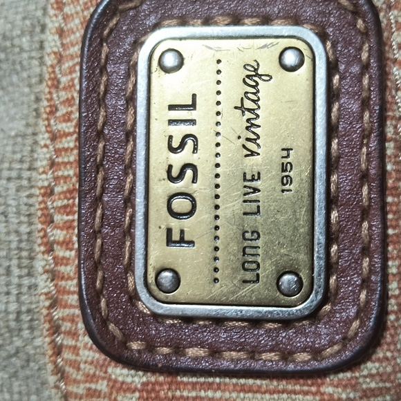 Fossil shoulder bag, size 12"x"11" - Picture 16 of 16